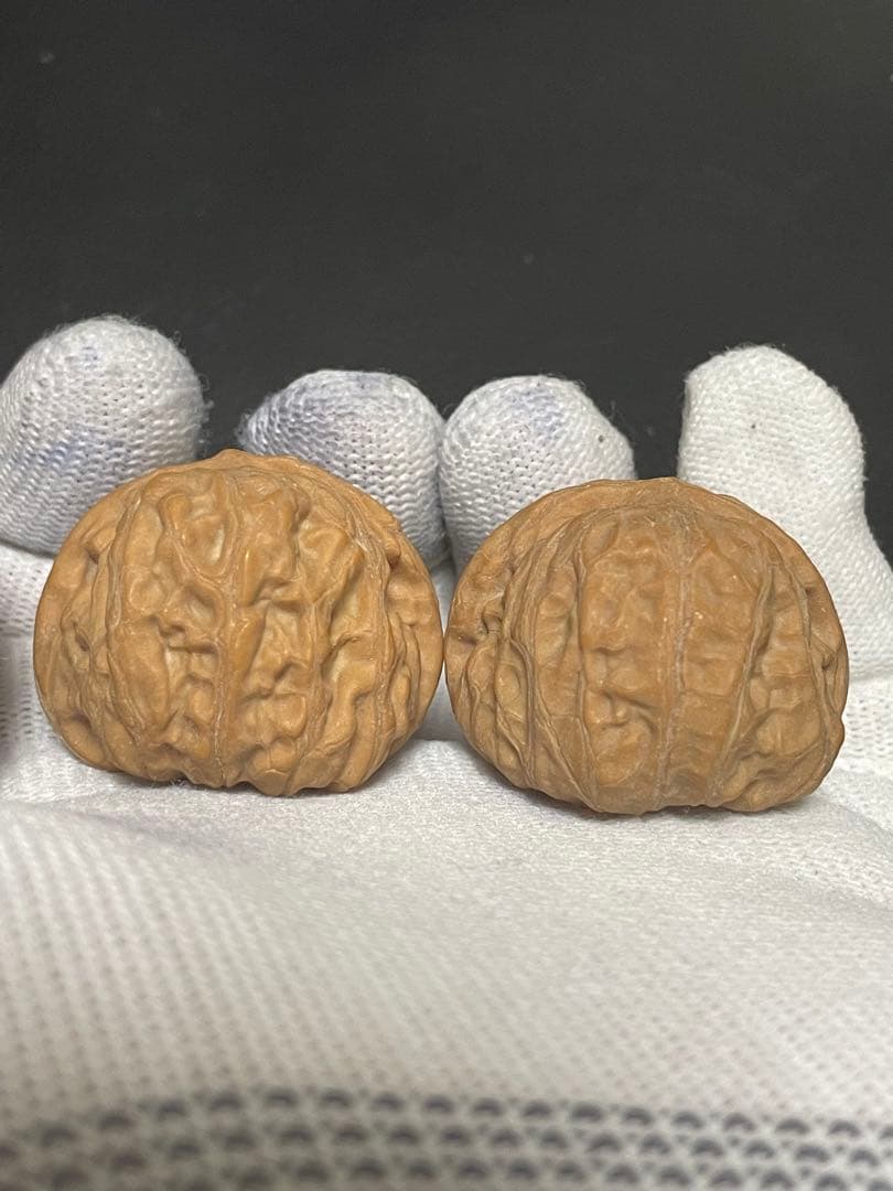 No.546 ❤️遊ぶクルミ 文玩核桃 高級小衆 精配门头沟元宝 - メルカリ