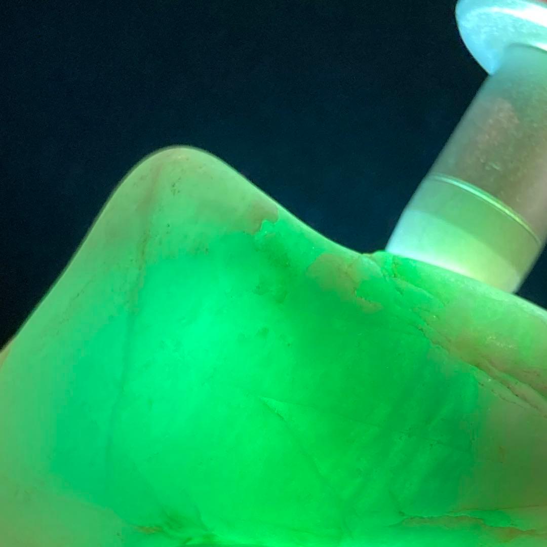 【専用品】 糸魚川翡翠　ロウカン質 翡翠　原石　150.6ｇ