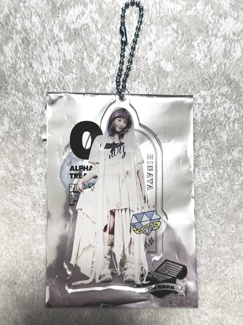 XG ALPHAZ TREASURE TROVE ヒナタ アクリルキーホルダー - メルカリ
