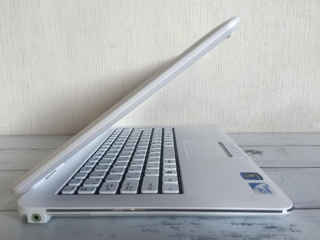 FRONTIER FRNV105 11.6型TFT液晶 薄型・コンパクトPC