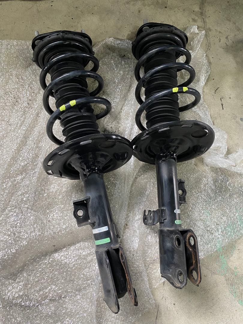 80系ヴォクシー・ノア・エスクァイア》純正ショック・サスペンション