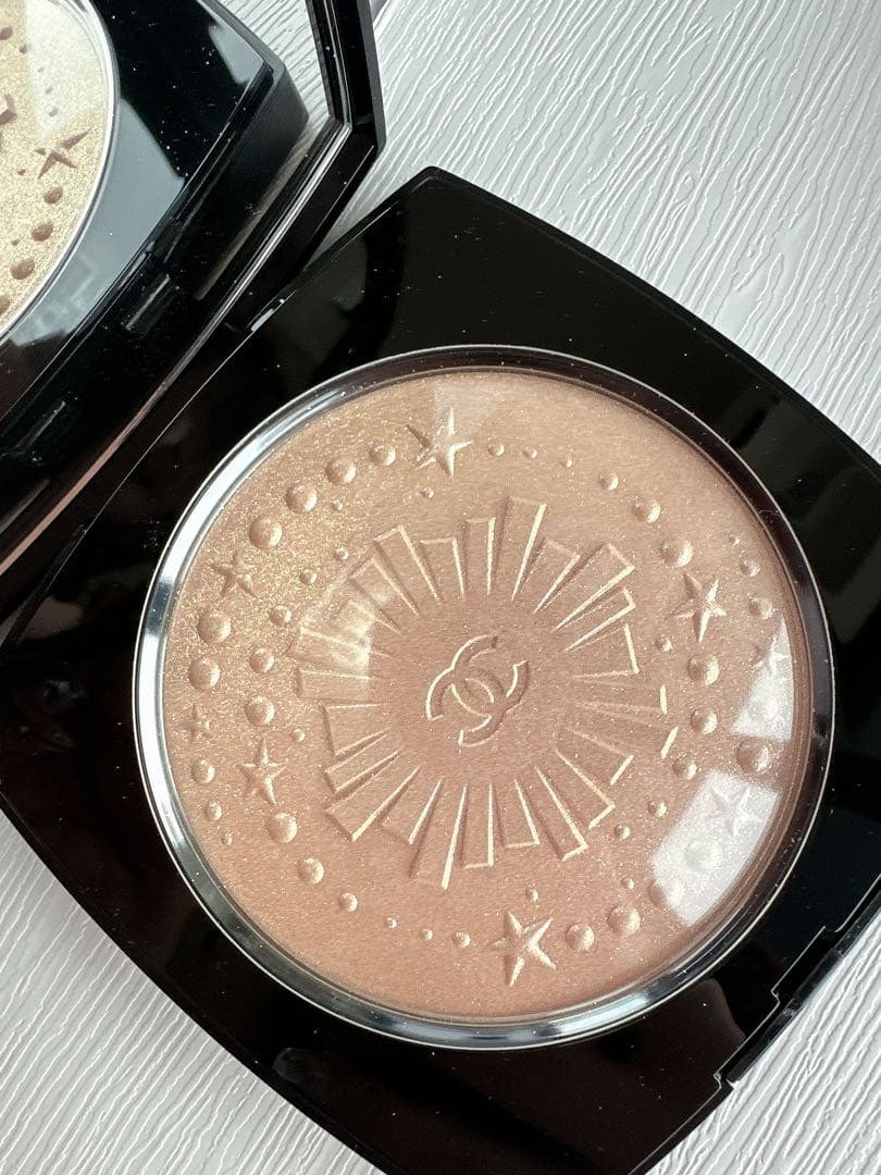 CHANEL DIAMOND DUST ハイライトパウダー 2024年秋新作パウダーハイライト】ダイヤモンド ダスト ドゥ シャネル