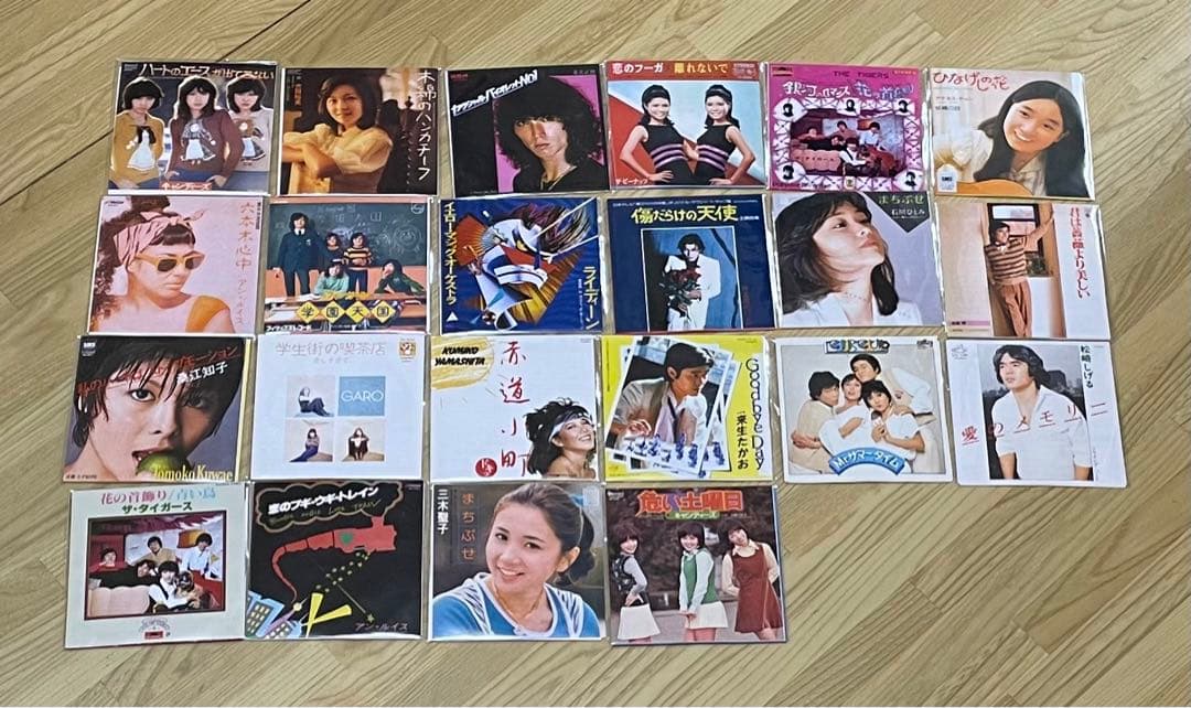 【希少】タイムスリップグリコ第一弾 8cmCD22種コンプ、ブックレット付き 希少】タイムスリップグリコ第一弾 8cmCD22種コンプ、ブックレット付き