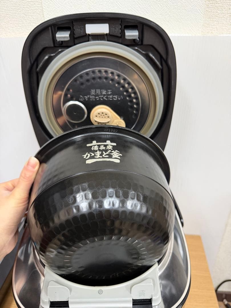 東芝 真空圧力IH炊飯器 RC-10VQM（1.0L）2018年製