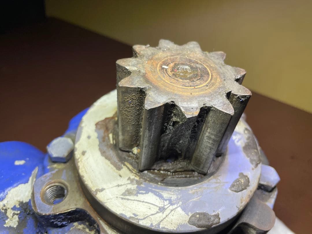 タダノ ユニック クレーン 旋回減速機 ジャンク扱い - メルカリ