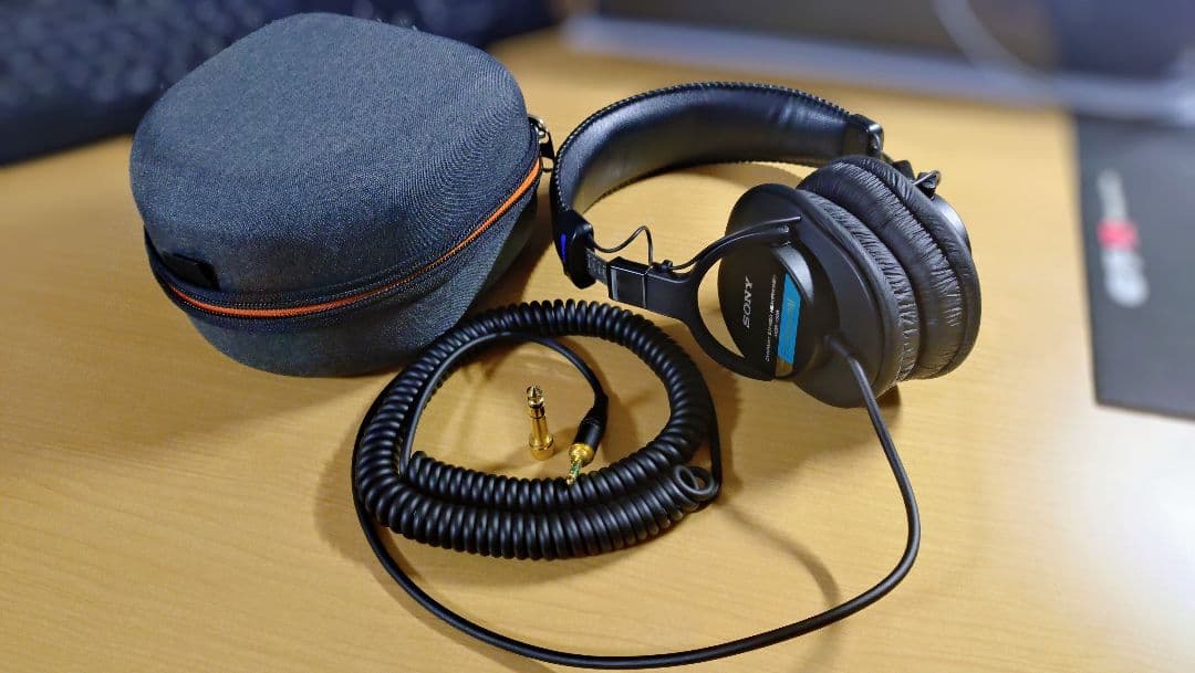 【SONY】モニターヘッドホン MDR-7506＆専用ハードケース付(社外品) Amazon.com: Sony MDR-7506 Professional Large Diaphragm Headphones