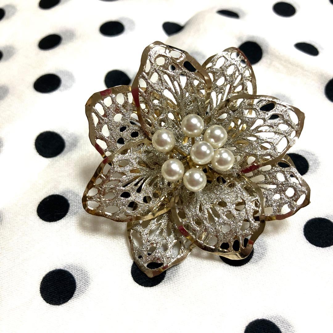 昭和レトロ】パールブローチ コサージュ ヴィンテージブローチ - メルカリ