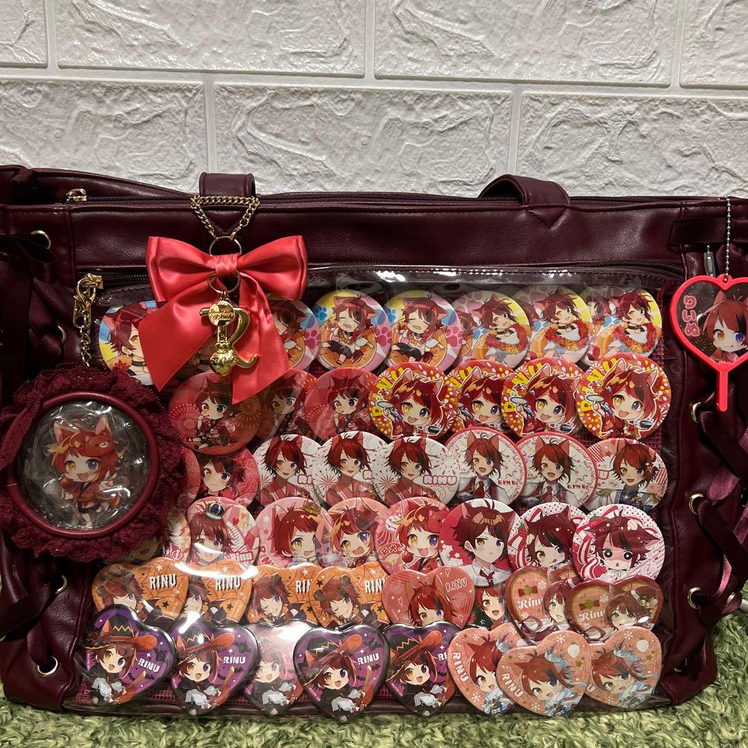 すとぷり 莉犬 缶バッジ付きワインレッドA3痛バッグ WEGO - メルカリ