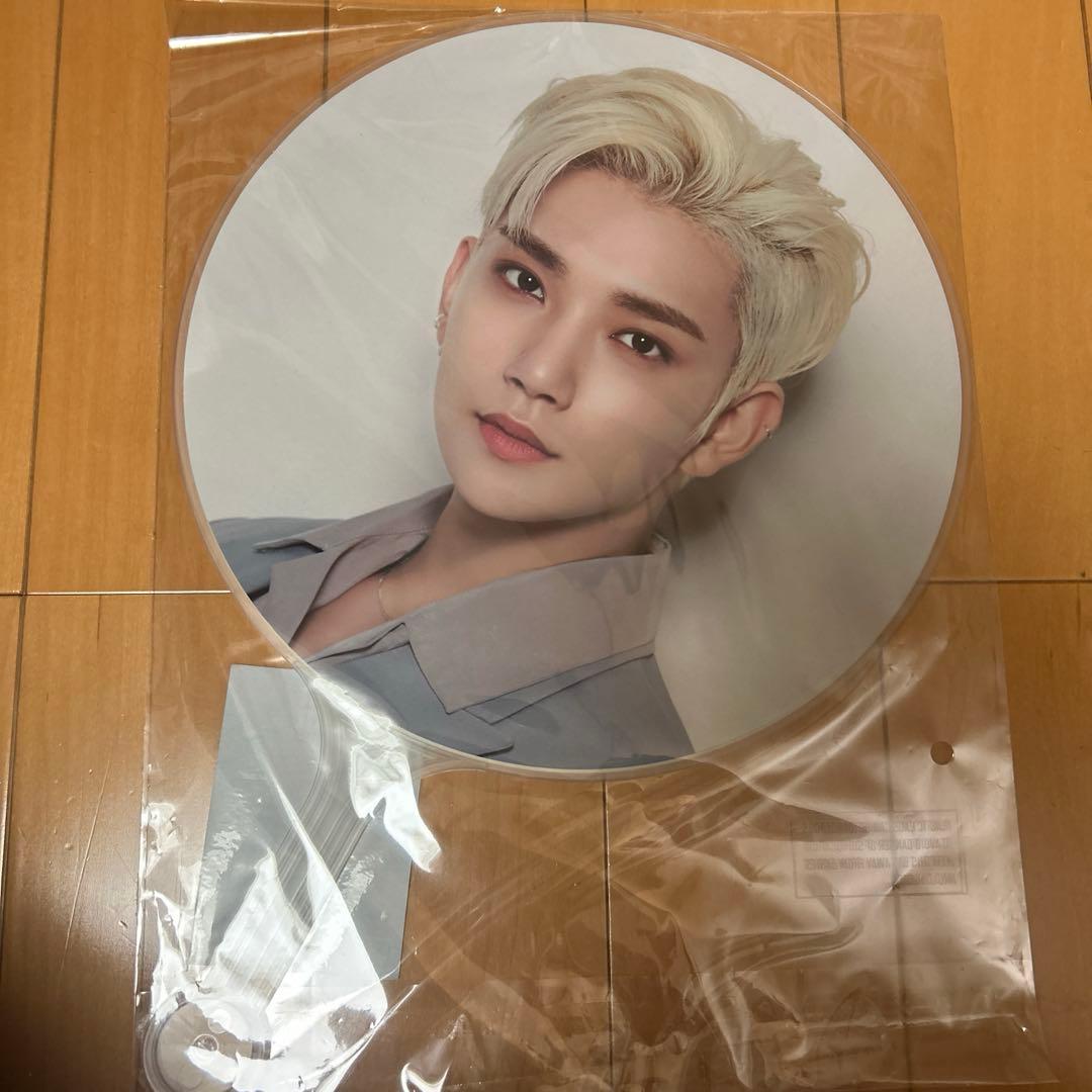 SEVENTEEN INCOMPLETE うちわ ジョシュア - メルカリ