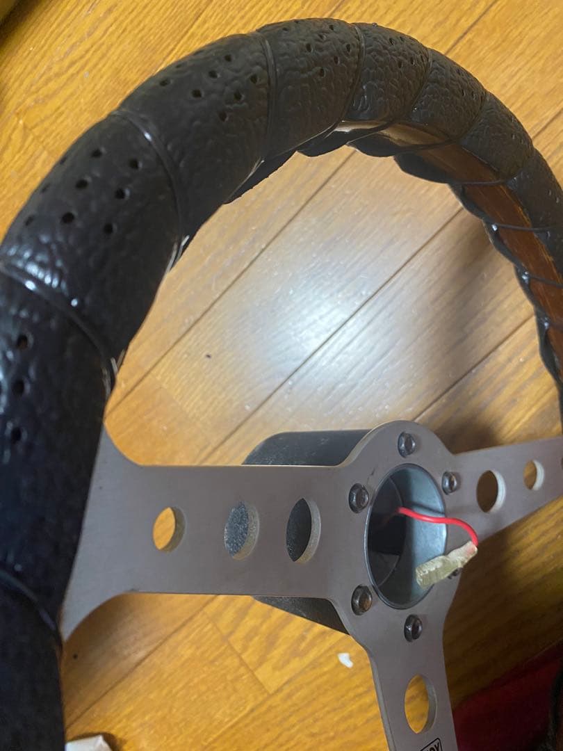 momoインディステアリング ジムニー ロードスターJA11 ムーンアイズ