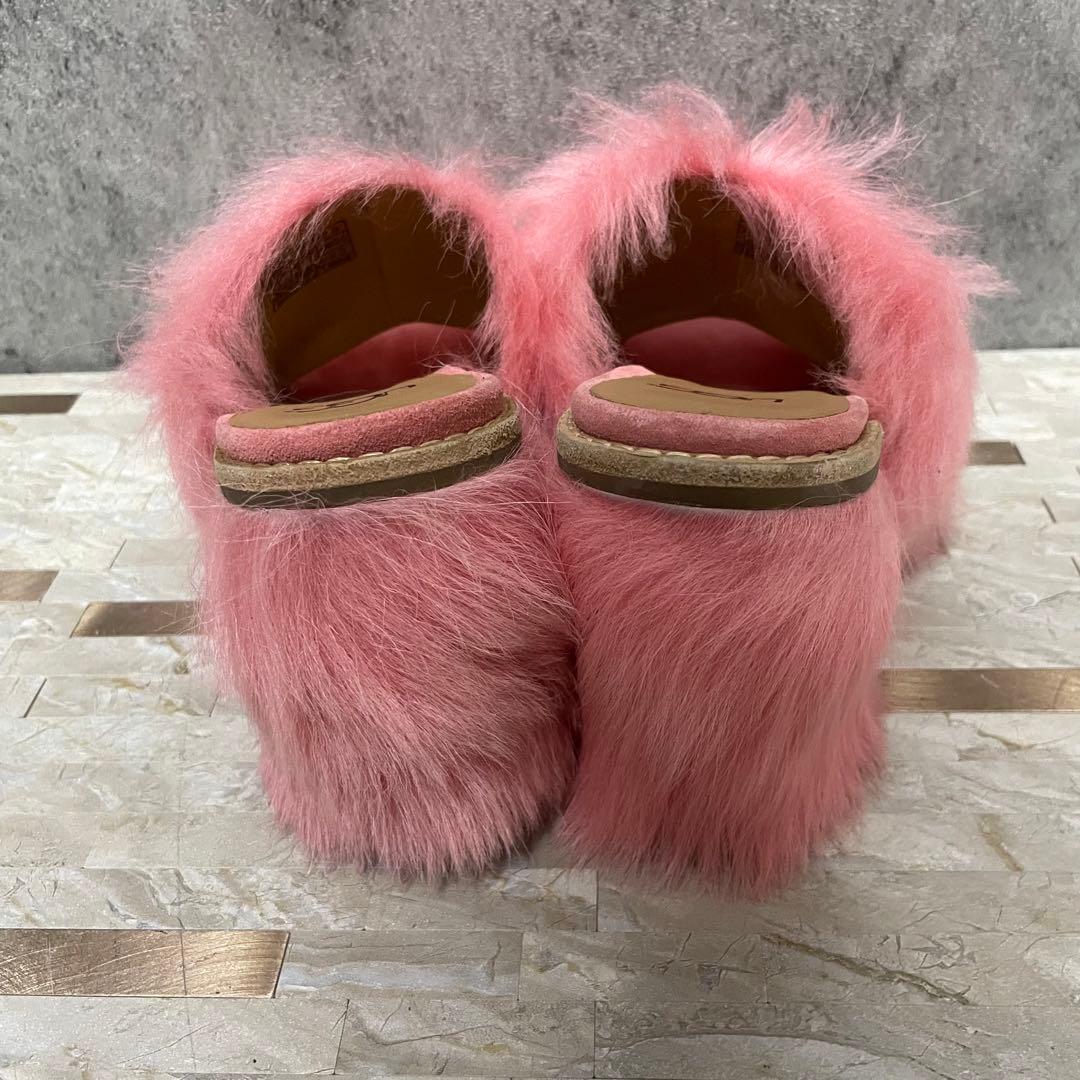 UGG ファーサンダル ピンク 個性派 トレンド - メルカリ