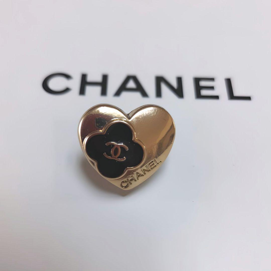 ヴィンテージボタン シャネル ブローチ ハート クローバー - メルカリ