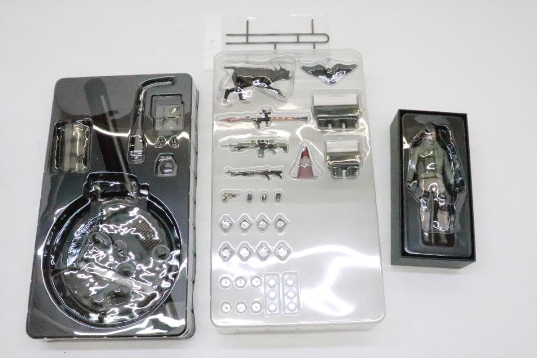 バイオハザード クリス フィギュア 29-JD0123-25 - メルカリ