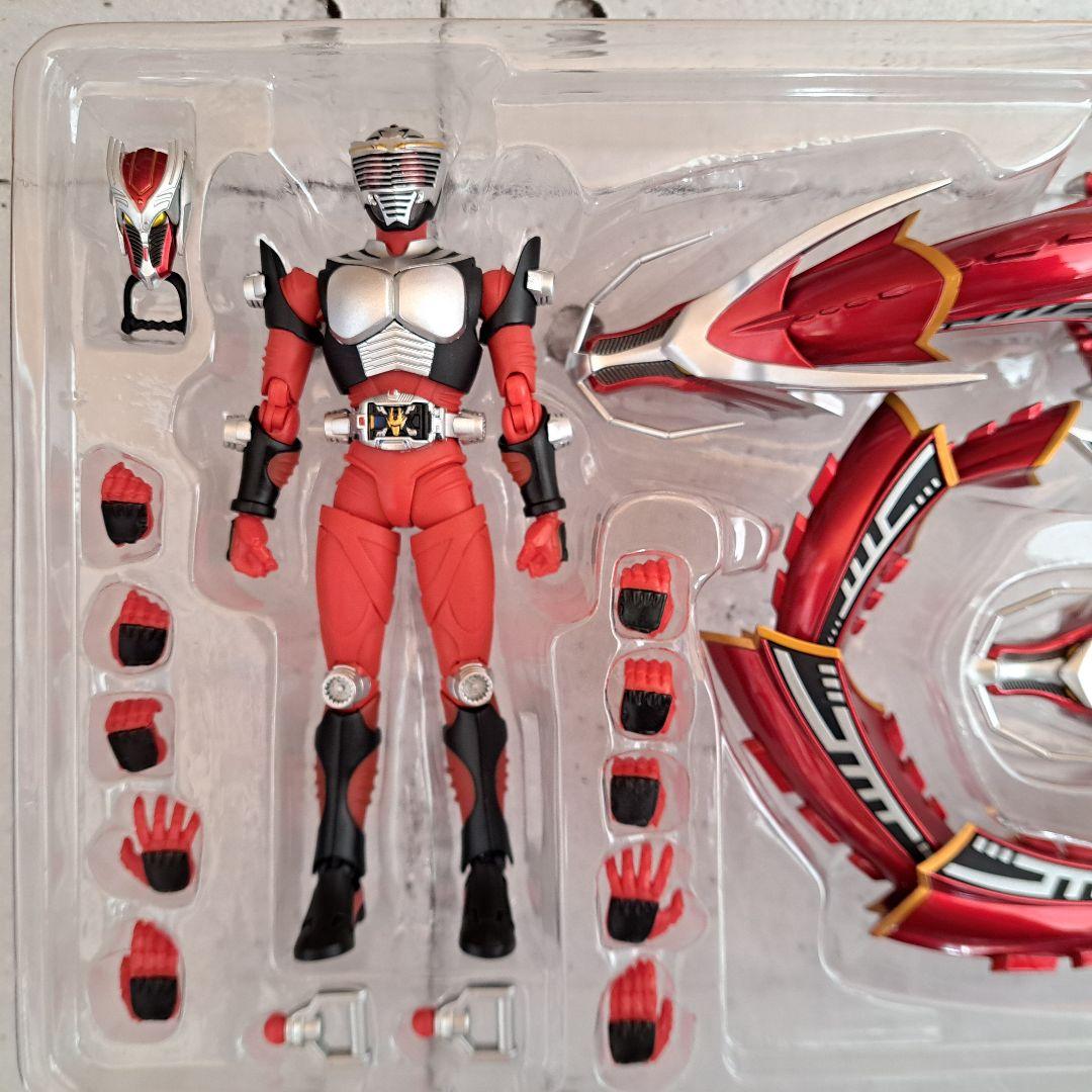 S.H.Figuarts 仮面ライダー龍騎 & ドラグレッダー