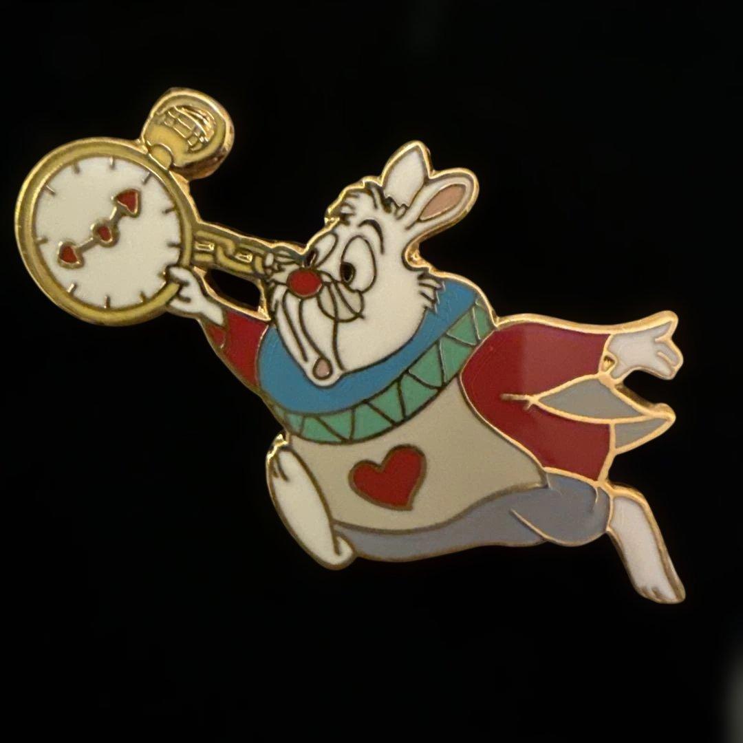 ⑬ディズニーストア アリスとホワイトラビット ピンバッジセット