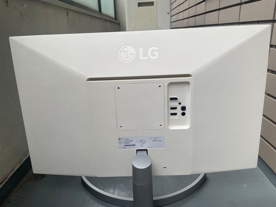 LGモニタ27UL500-W27インチロジクール スピーカーZ200nWH 付き