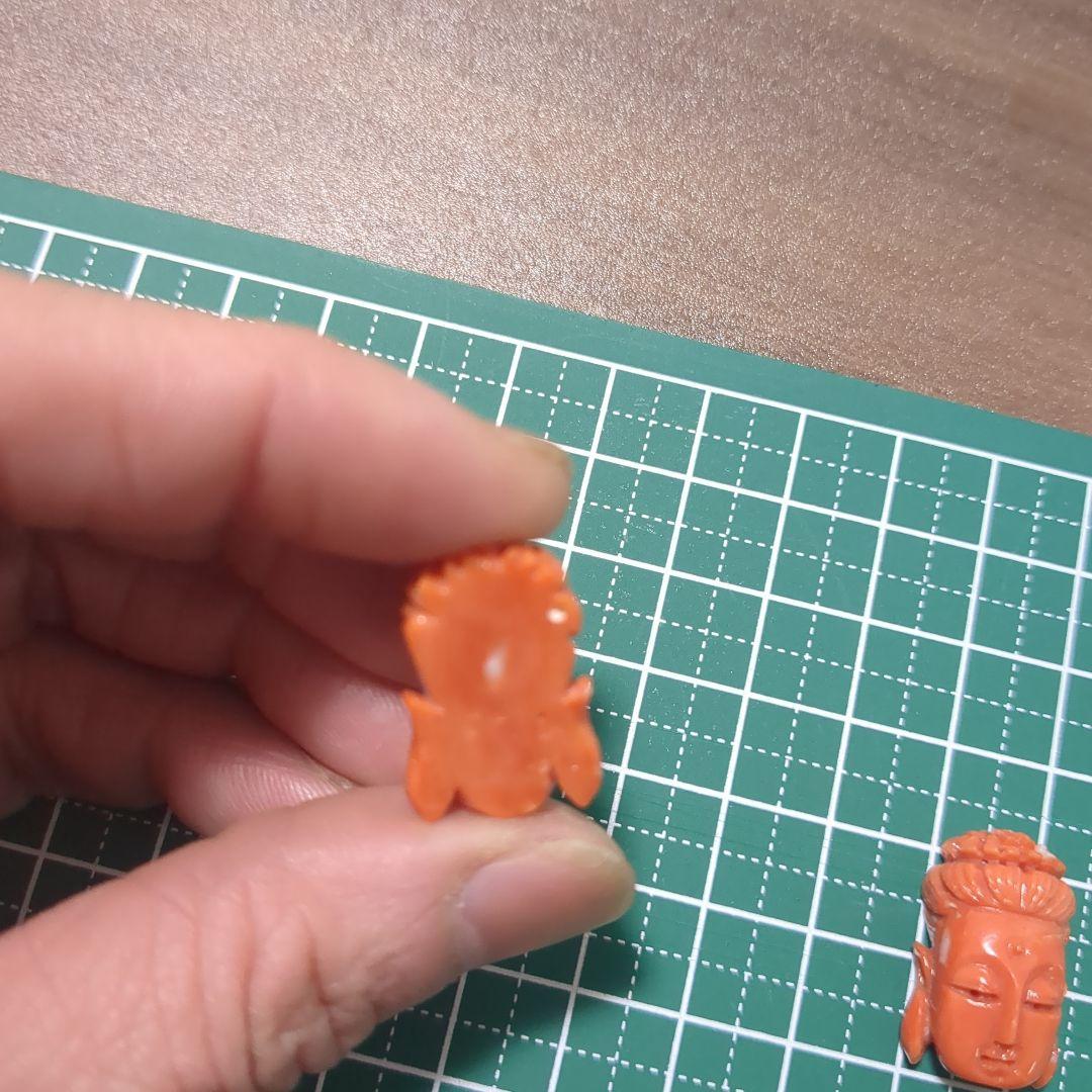 赤珊瑚 観音様彫刻ペア - メルカリ