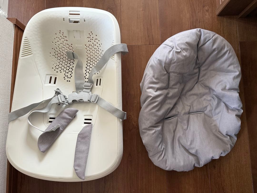 STOKKE トリップトラップ　ベビーラック グレー ハーネス付き 公式 ストッケ トリップトラップ + ニューボーンセット 2点セット