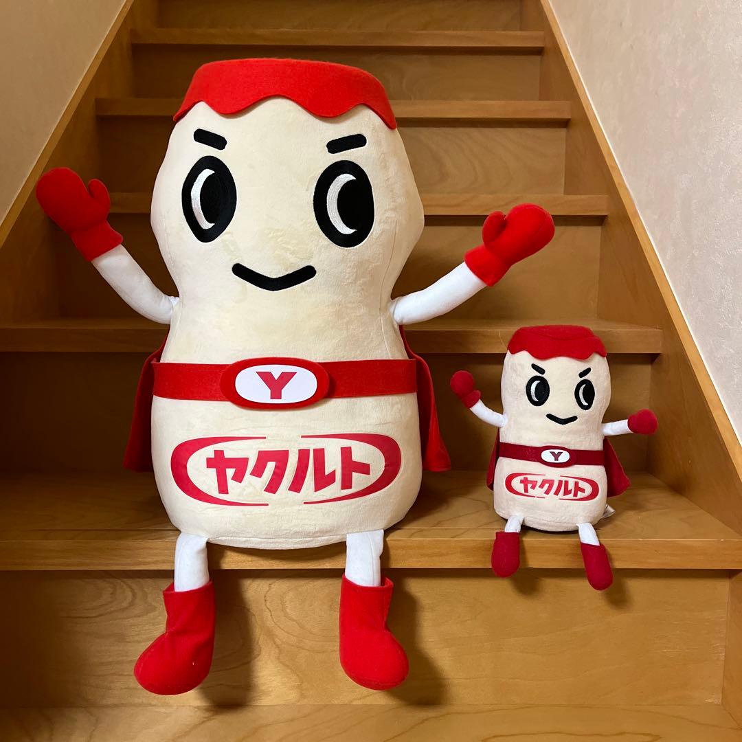 ヤクルトマン ぬいぐるみ 大小セット 非売品 - メルカリ