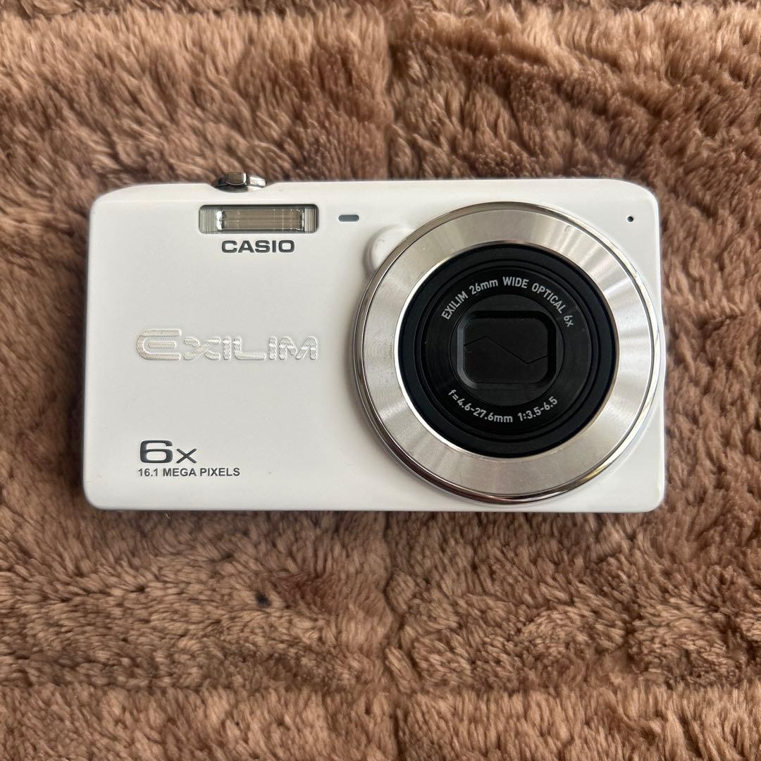 CASIO EXILIM 16.1メガピクセル コンパクトカメラ - メルカリ