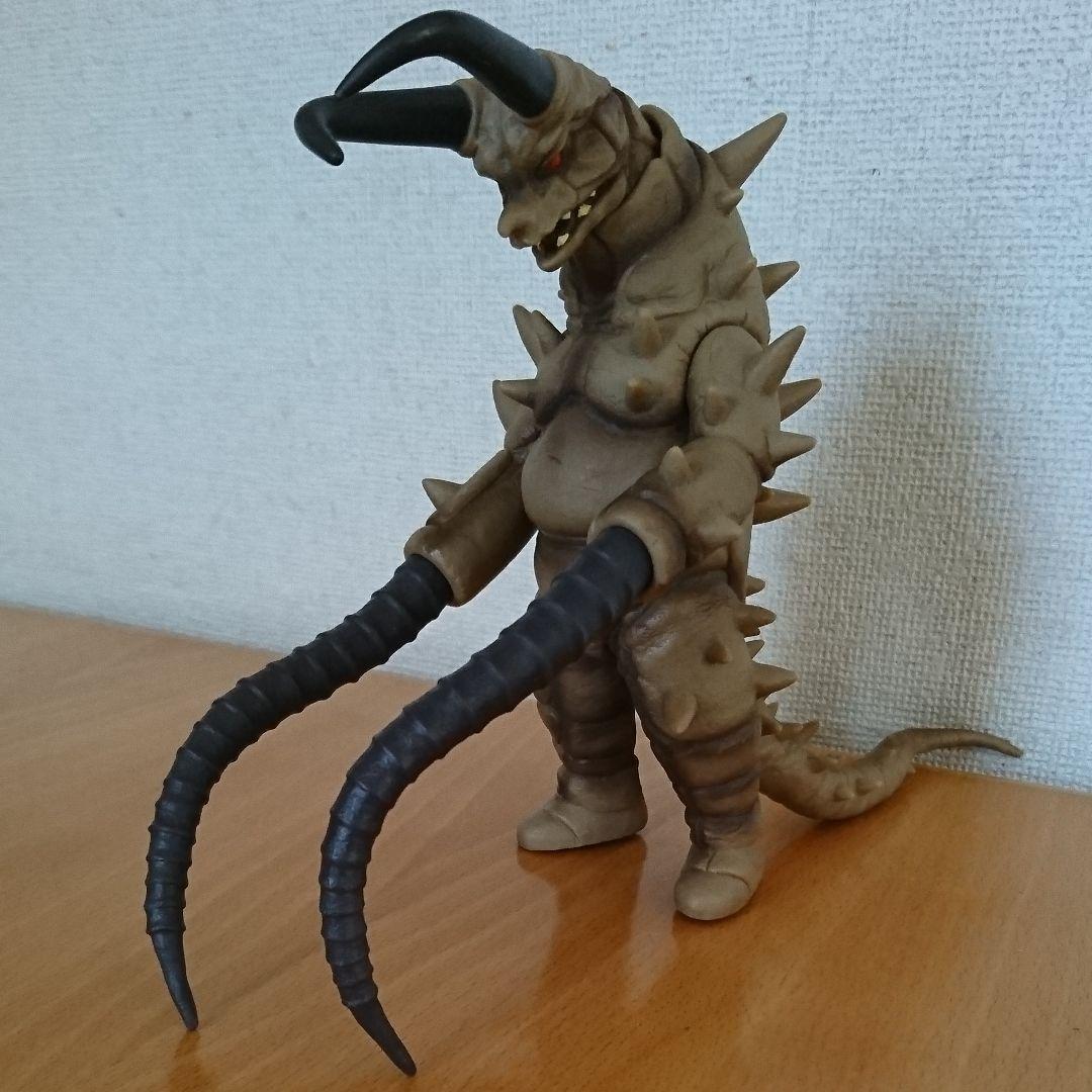 グドン 2006 ソフビ フィギュア - メルカリ