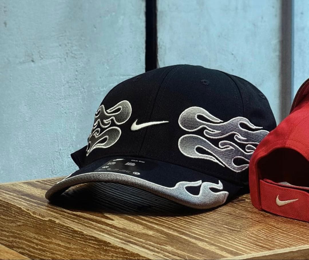 国内未発売☆NIKEフレイムクラブキャップ黒M/Lタグ付新品未開封品