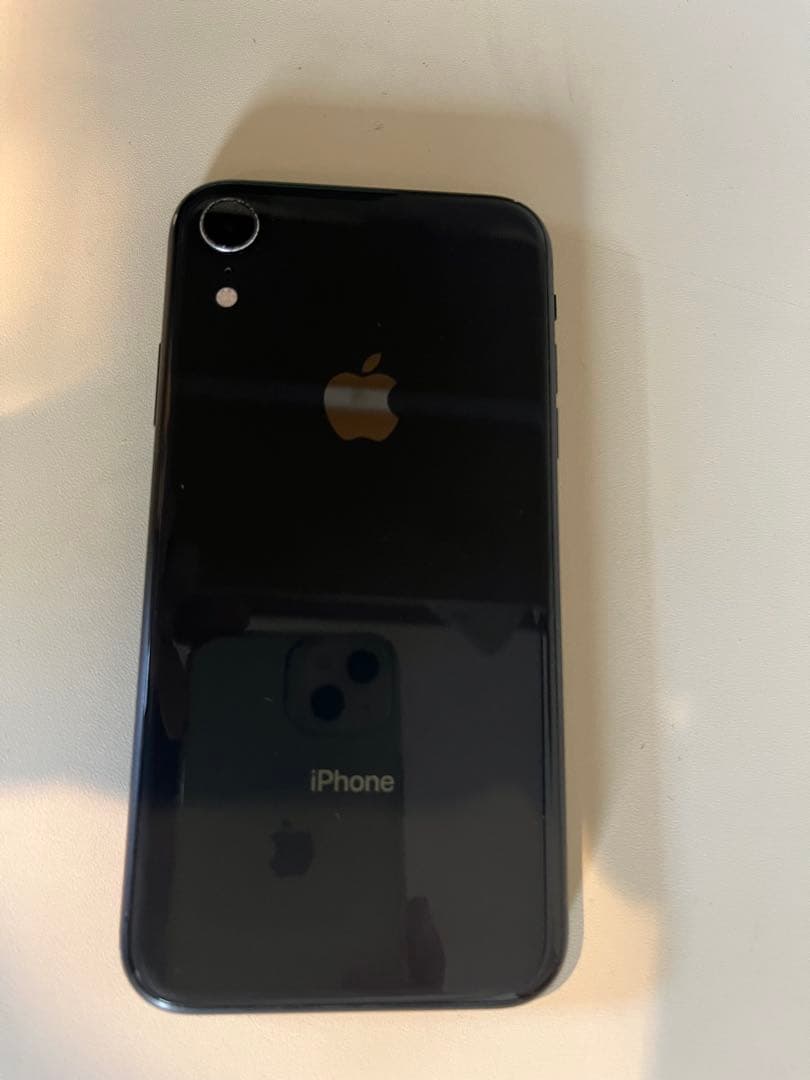 iPhone XR 64GB 画面にひび割れあり