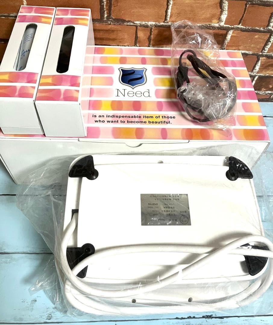 24時間以内/匿名配送】美品 Need ホームケア専用 光美容器 家庭用脱毛