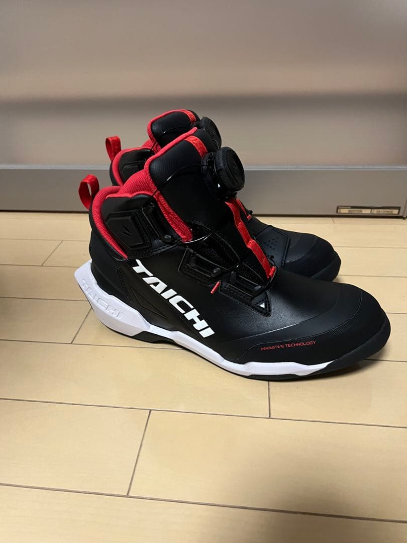 TAICHI RSS013 バイク用靴 27.0cm ブラック/ホワイト