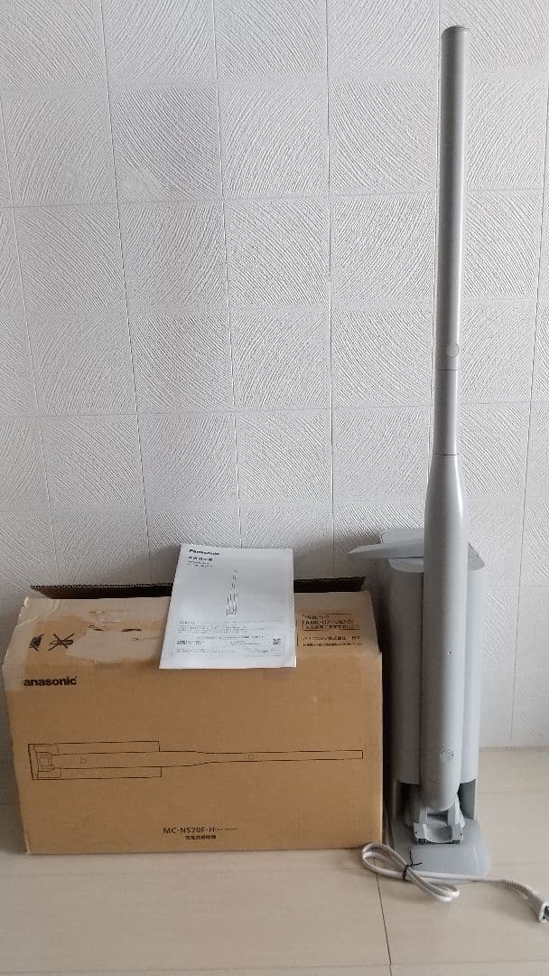 Panasonic セパレート型コードレススティック掃除機 MC-NS70F-H 概要 セパレート型コードレススティック掃除機 MC-NS70F | 掃除機