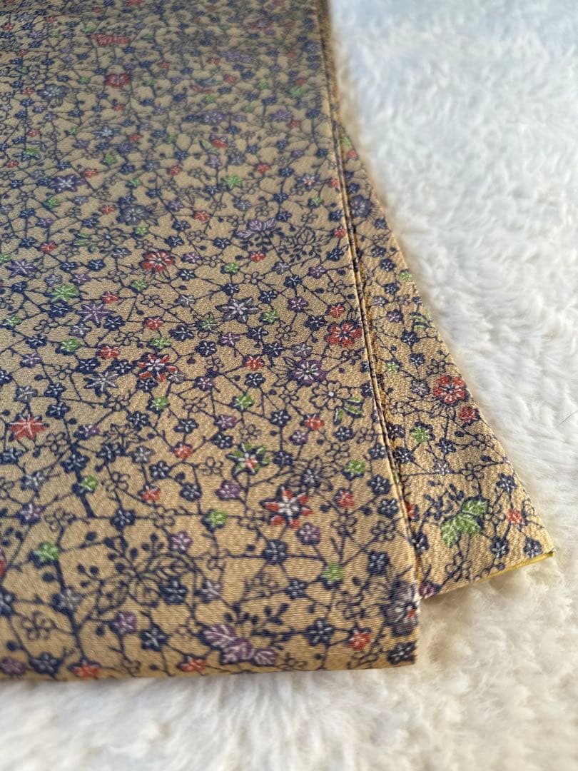 作家物 美品 小花が可愛い 型染め 小紋 正絹