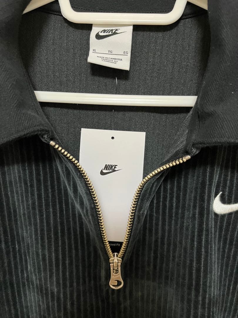 Nike コーデュロイ ジップアップ ハーフジップ クロップドトップス