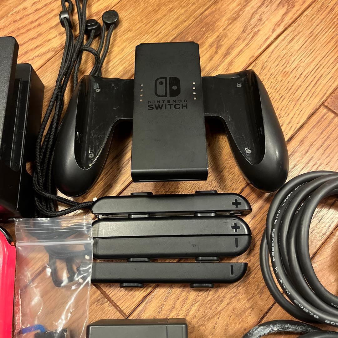 任天堂Switch本体・予備コントローラー2個・マリオオデッセイ他色々