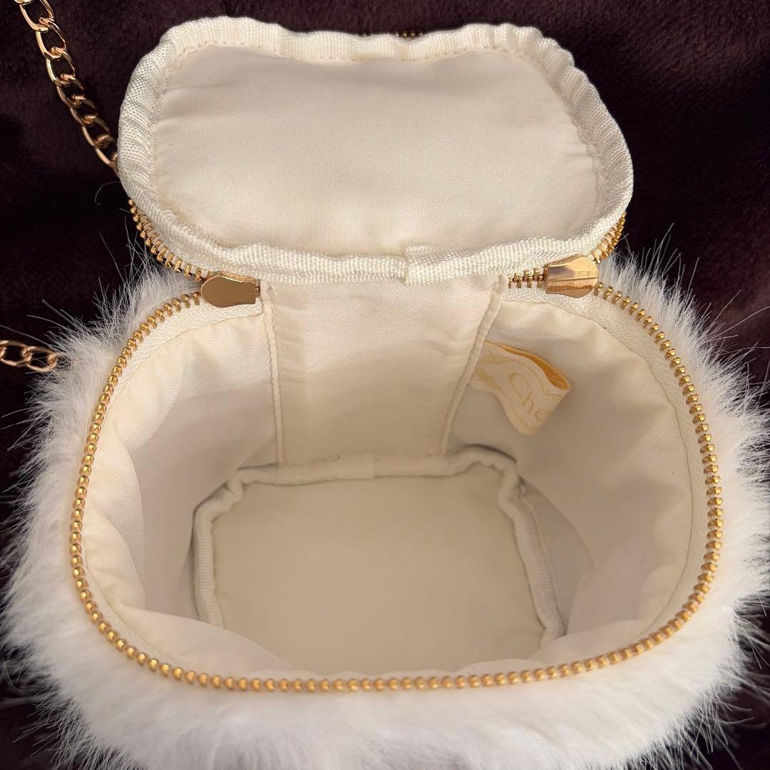 新品未使用】cherimi ノベルティ ファーバッグ ホワイト♡ - メルカリ