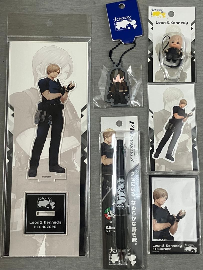 【大カプコン展】バイオハザード　レオン　セット　アクスタ　キューピー　他 大カプコン展 バイオハザード レオンセット - メルカリ