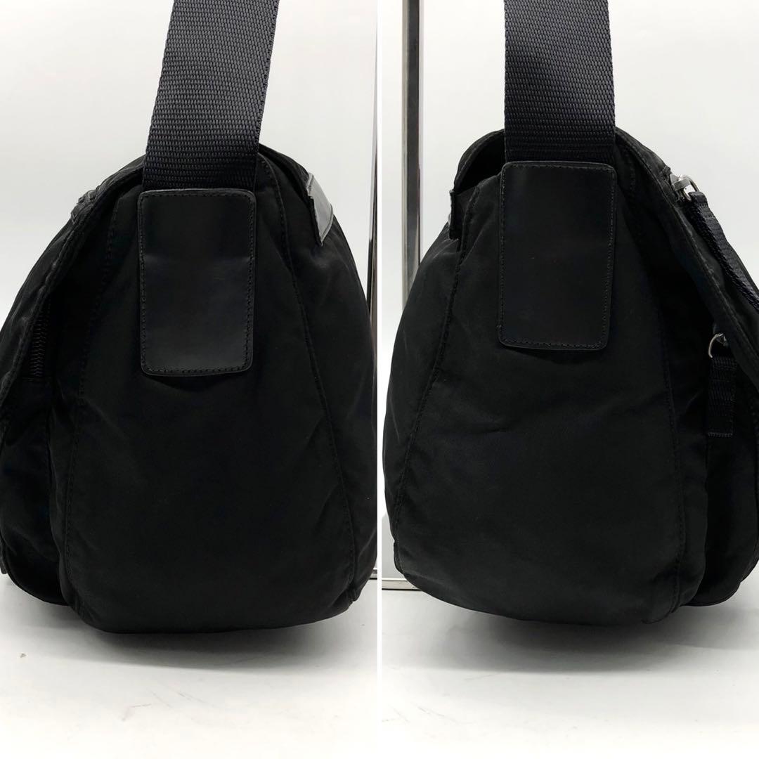 プラダ ショルダーバッグ 三角ロゴ シルバー金具 ベルト ナイロン