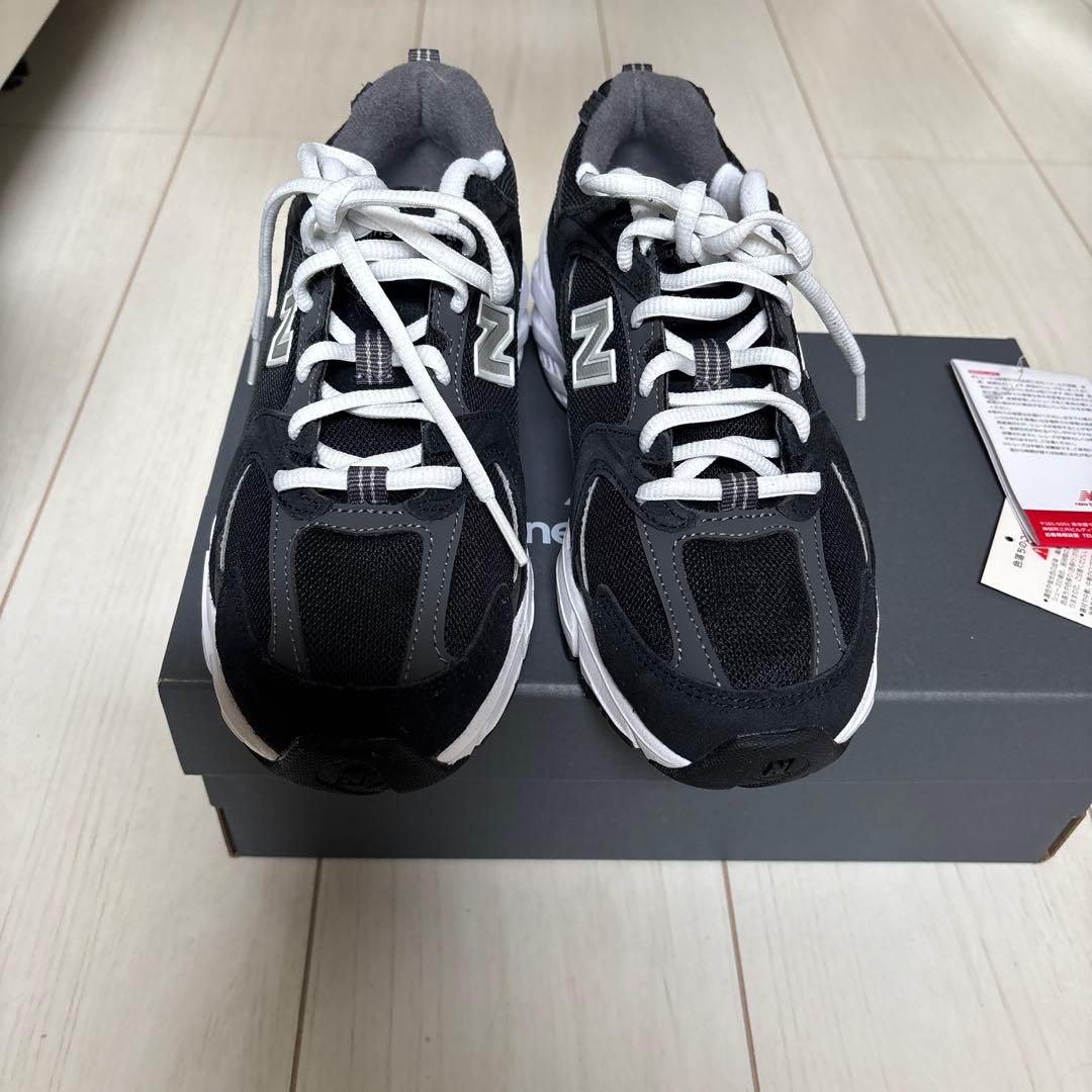 New Balance ランニングシューズ ブラック/ホワイト530 New Balance 530 in White | SVD USA