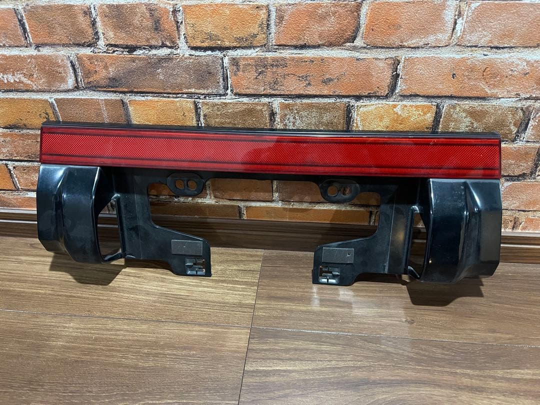 ae86 トレノ　後期　テールガーニッシュ トヨタ(純正) 後期トレノ用リアガーニッシュ & テールレンズユニット