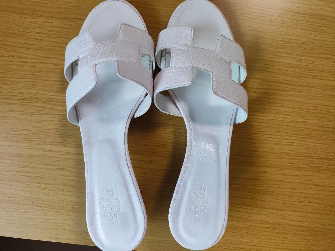 HERMES レザーサンダル ライトピンク クロスストラップ