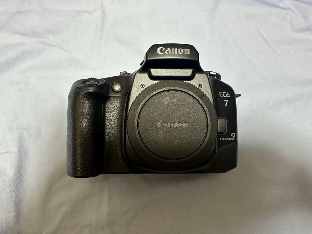 Canon EOS7 キャノン 35mm フィルムカメラ Canon EOS7は、20年前のカメラとは思えないフィルムモダン。｜記憶カメラ