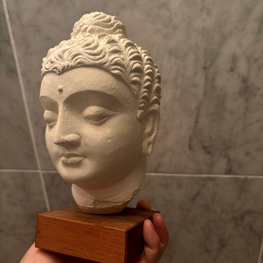 ガンダーラ美術 1600年前の仏教彫刻の を精巧に再現した仏頭カラチ国立