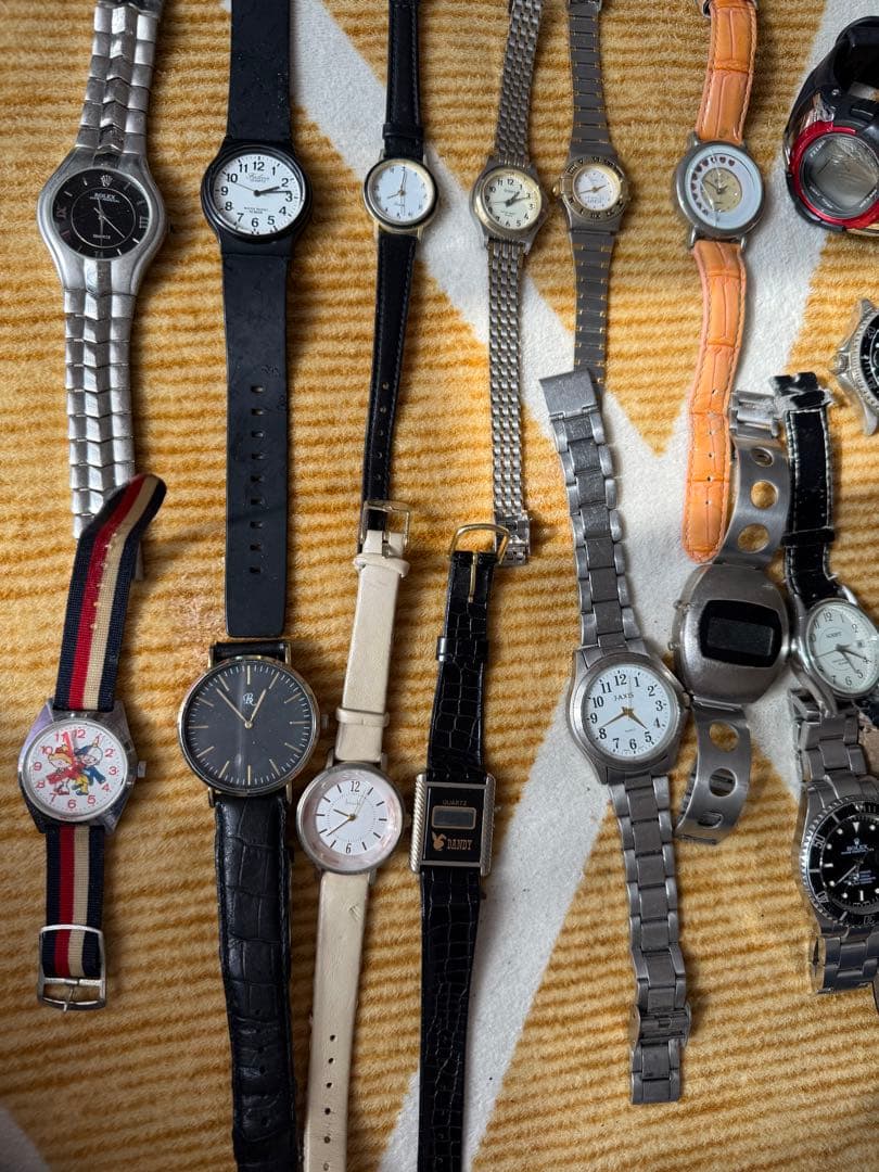 OneMall provides Mercari products: ジャンク時計セット 多様な