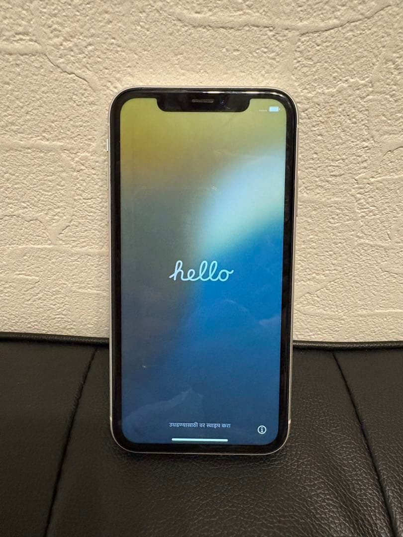 iPhone XR 64GB ホワイト au SIMロックあり 初期化済み iPhone XR iPhoneXR 64GB ホワイト docomo SIMロック解除済み