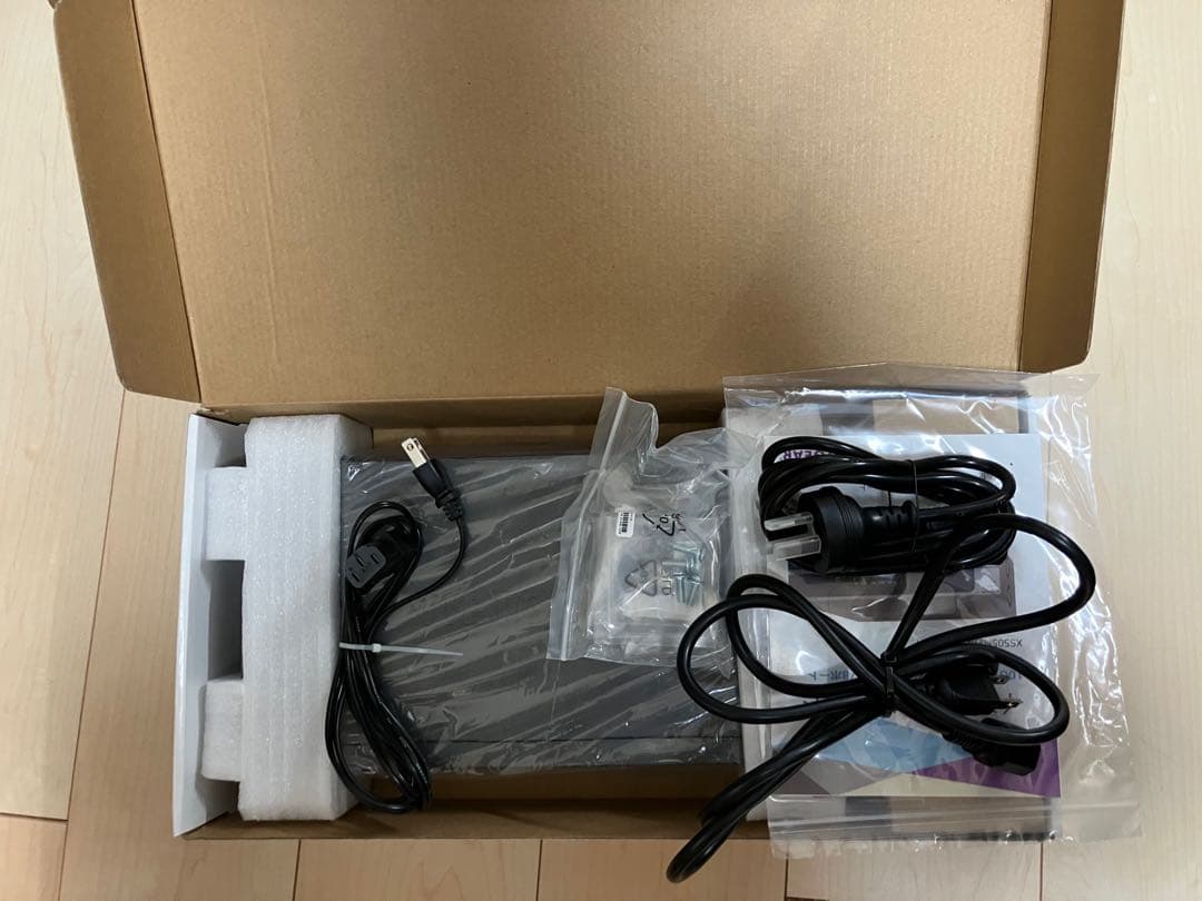 XS508M ネットギア10Gスイッチングハブ 元箱あり マウンタあり おまけ