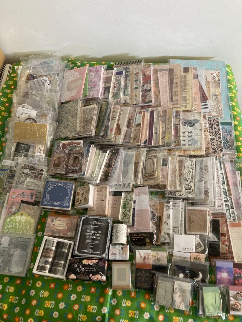 ヴィンテージコラージュ素材 紙もの コラージュまとめ売り H19 ヴィンテージ風 ミニカード 紙もの 素材紙 全8種 大容量 100枚