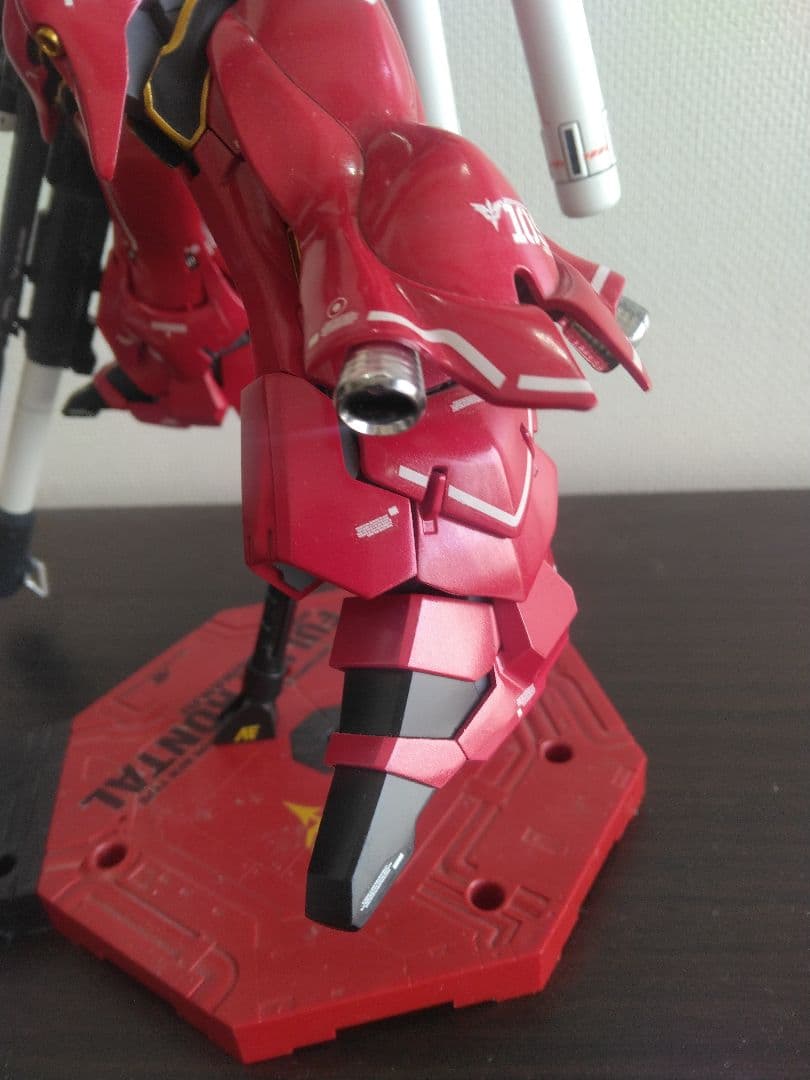 ガンプラ MG シナンジュ 全塗装完成品 バズーカ 専用台座付 - メルカリ