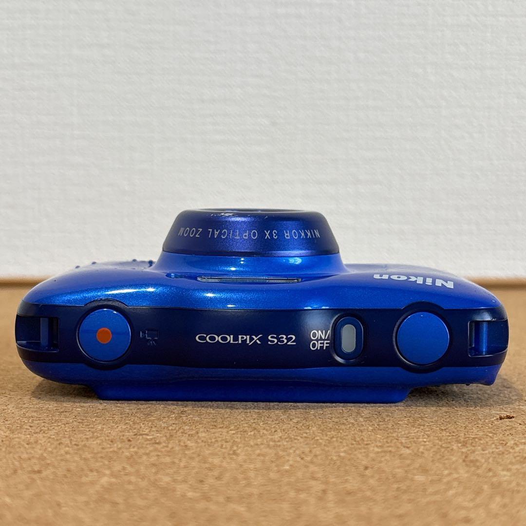 Nikon COOLPIX S32 デジタルカメラ 青 防水機能を備えた - メルカリ
