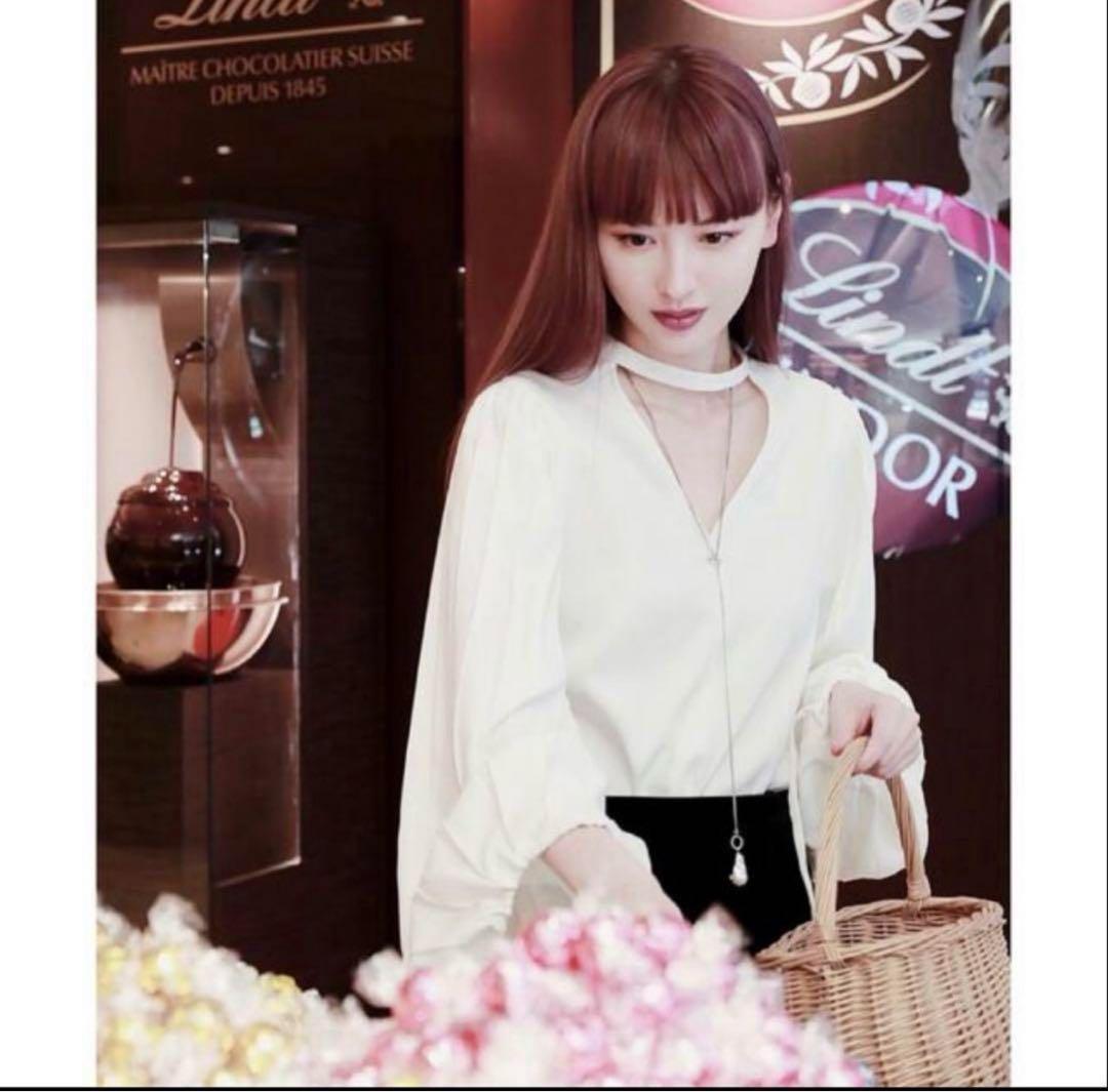 ラウタシー　ホワイトチョーカーネックバルーンスリーブブラウスボディスーツ Anniv.バルーンスリーブボウタイブラウス