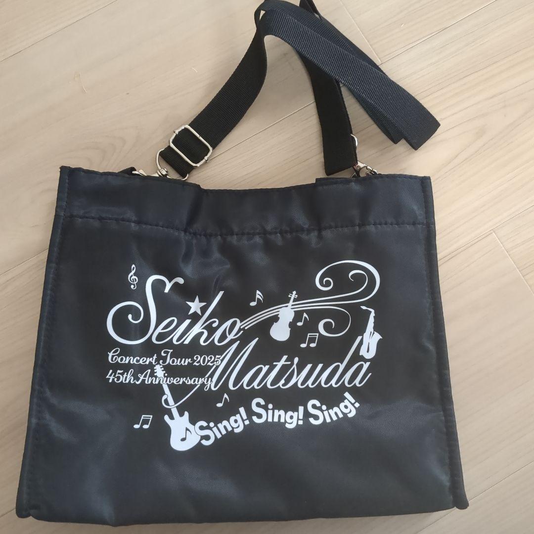 松田聖子45周年プレミアムシート限定ショルダートートバッグ - メルカリ