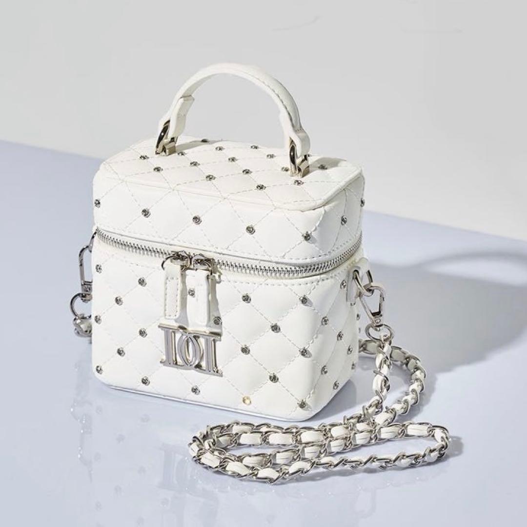 Darich キルティングビジュースクエアミニバッグ ホワイト - メルカリ